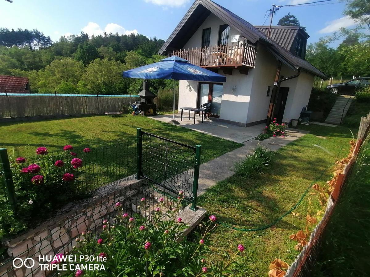 Asja Guest House Lukavac Εξωτερικό φωτογραφία