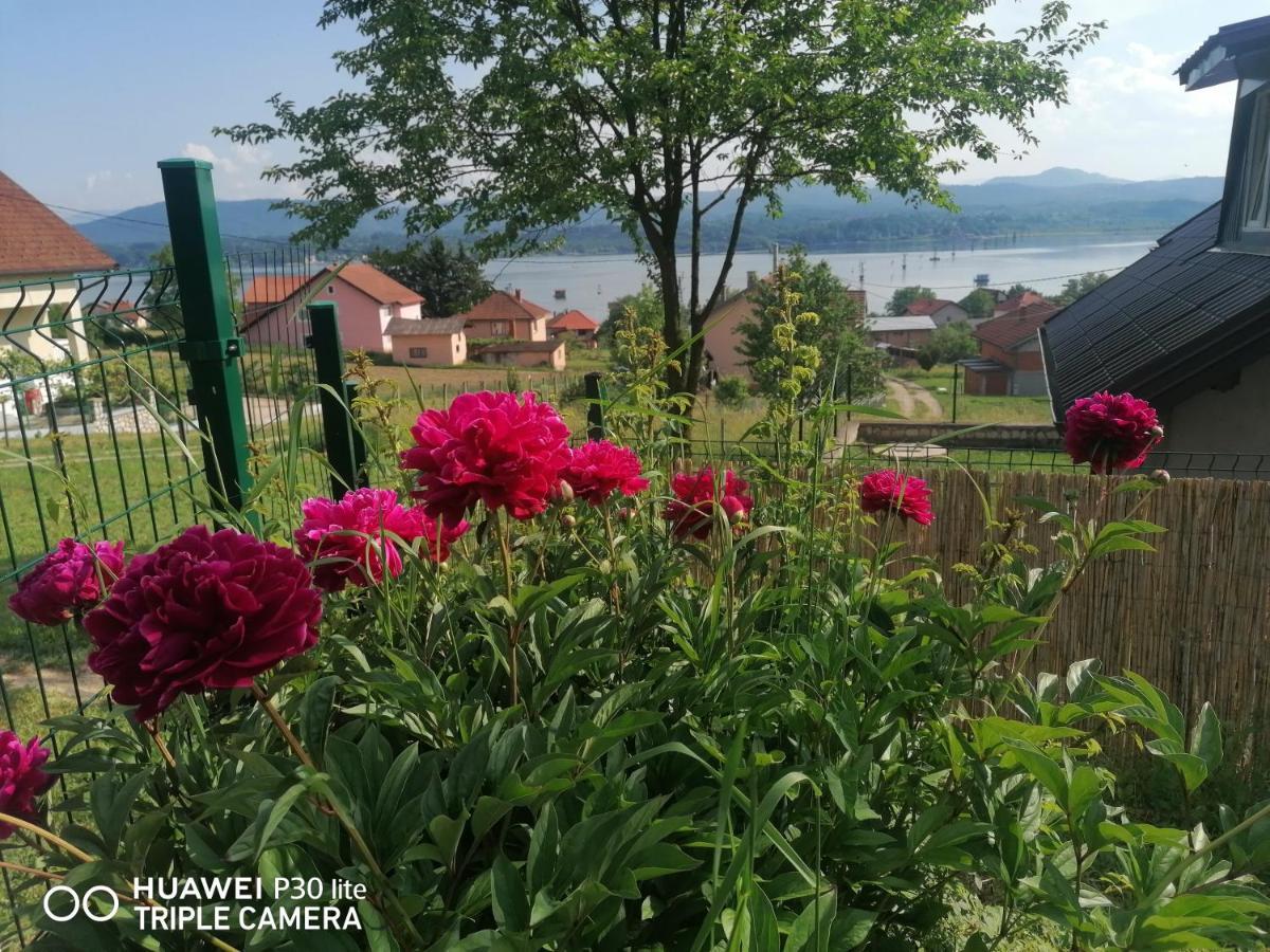 Asja Guest House Lukavac Εξωτερικό φωτογραφία