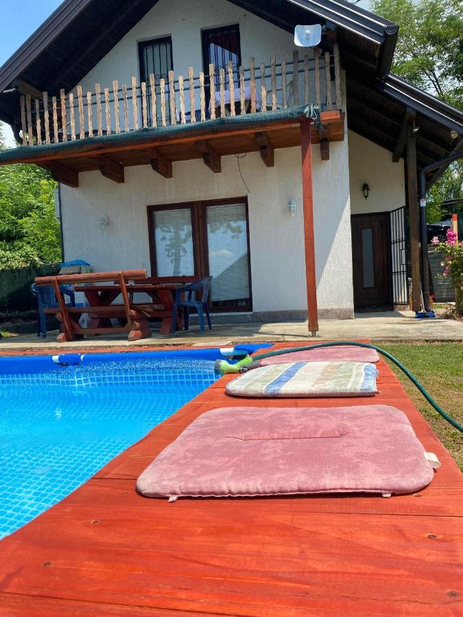Asja Guest House Lukavac Εξωτερικό φωτογραφία